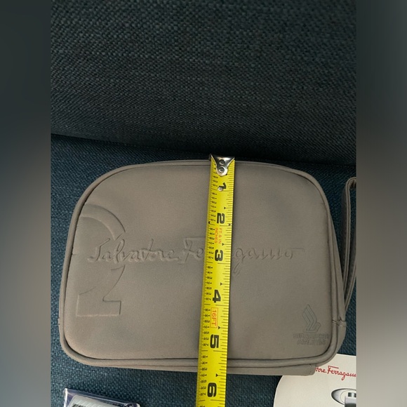NWOT Salvatore Ferragamo Travel Toiletry Pouch +5 Toiletries Incanto Pour Homme - Picture 13 of 15
